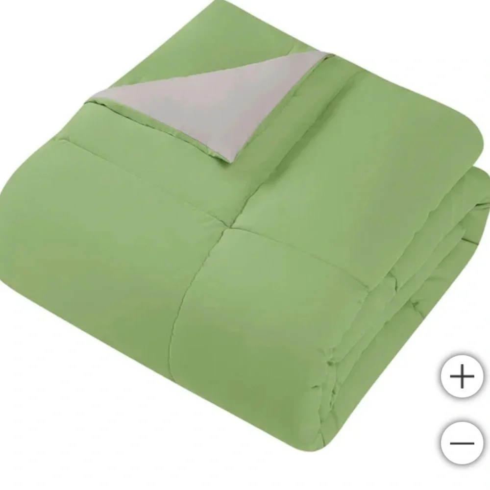 My World NWT Microfiber 6-piece Bedding Set.  Twin XL